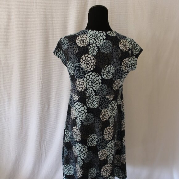 Soybu Dress Navy Blue Floral Dahlia Pullover Everywhere Active L LARGE NWOT's - Picture 8 of 11